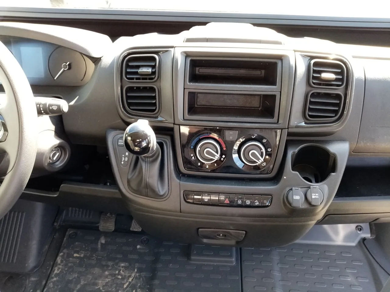 HORUS 38 BOITE AUTO / MAXI RANGEMENTS.